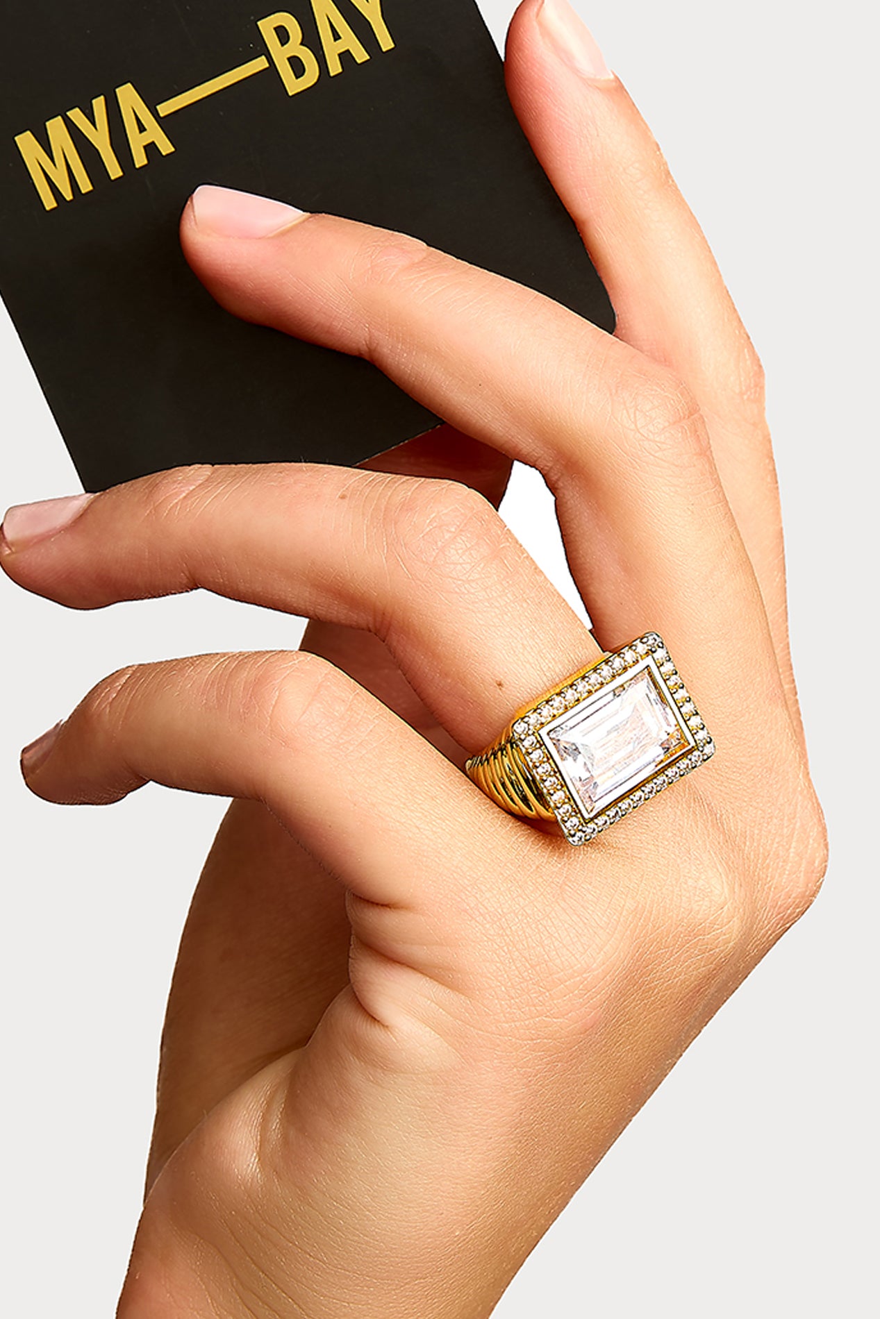 BAGUE - WHITE STONE SOFIA