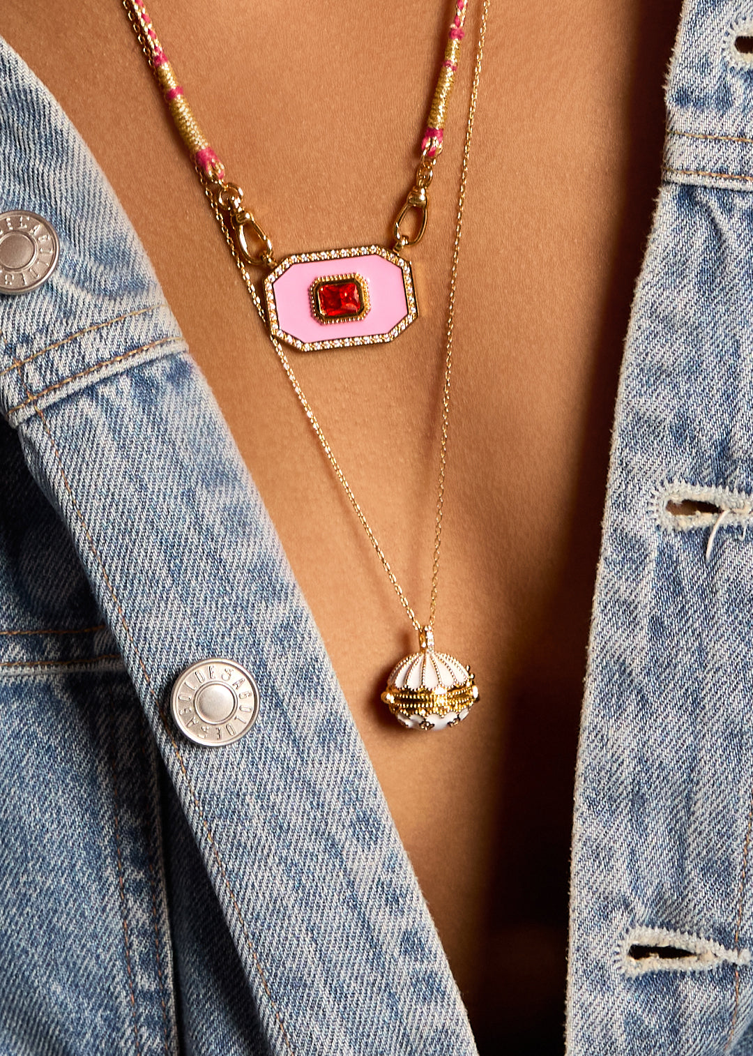 COLLIER - WHITE PROTECTION