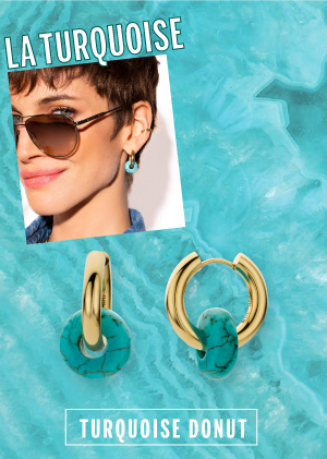 Cadre sur la pierre naturelle Turquoise avec une photo et des boucles d'oreilles avec un anneau en pierre naturelle