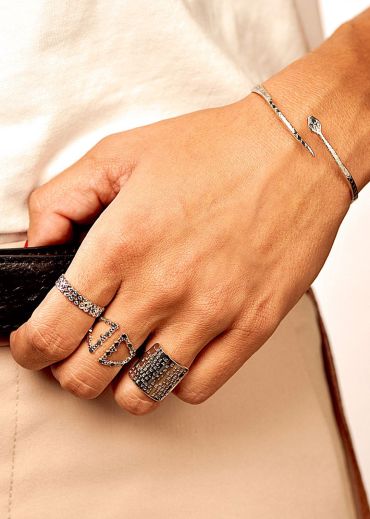 BAGUE - DOUBLE TRIANGLE REVISITEE